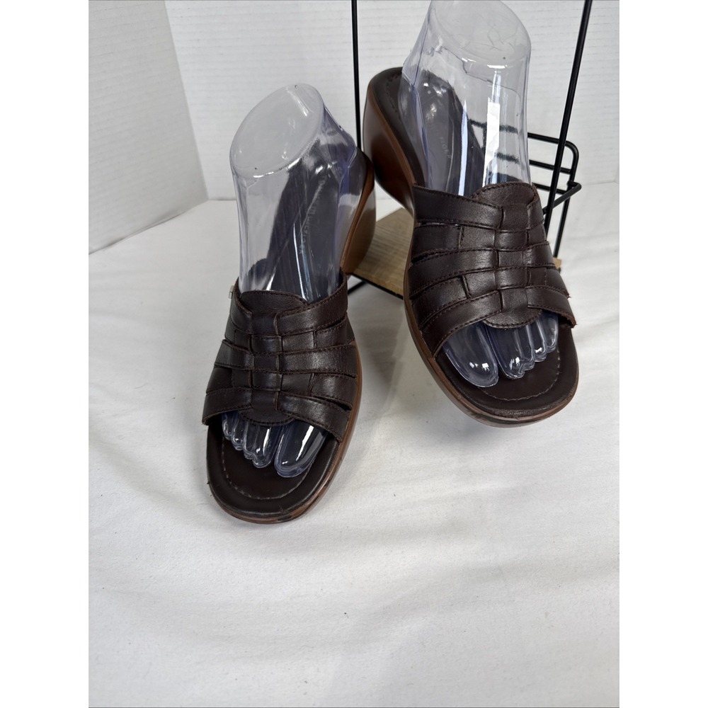 Tommy Hilfiger "Merry" Brown Leather Woven Wedge Sandals - Women's Size 9M